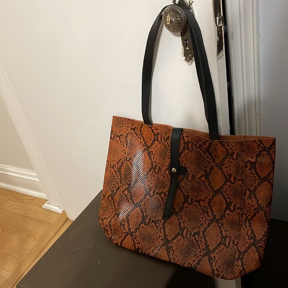Brown and black vegan snake print tote bag NWOT - Picture 4 of 13